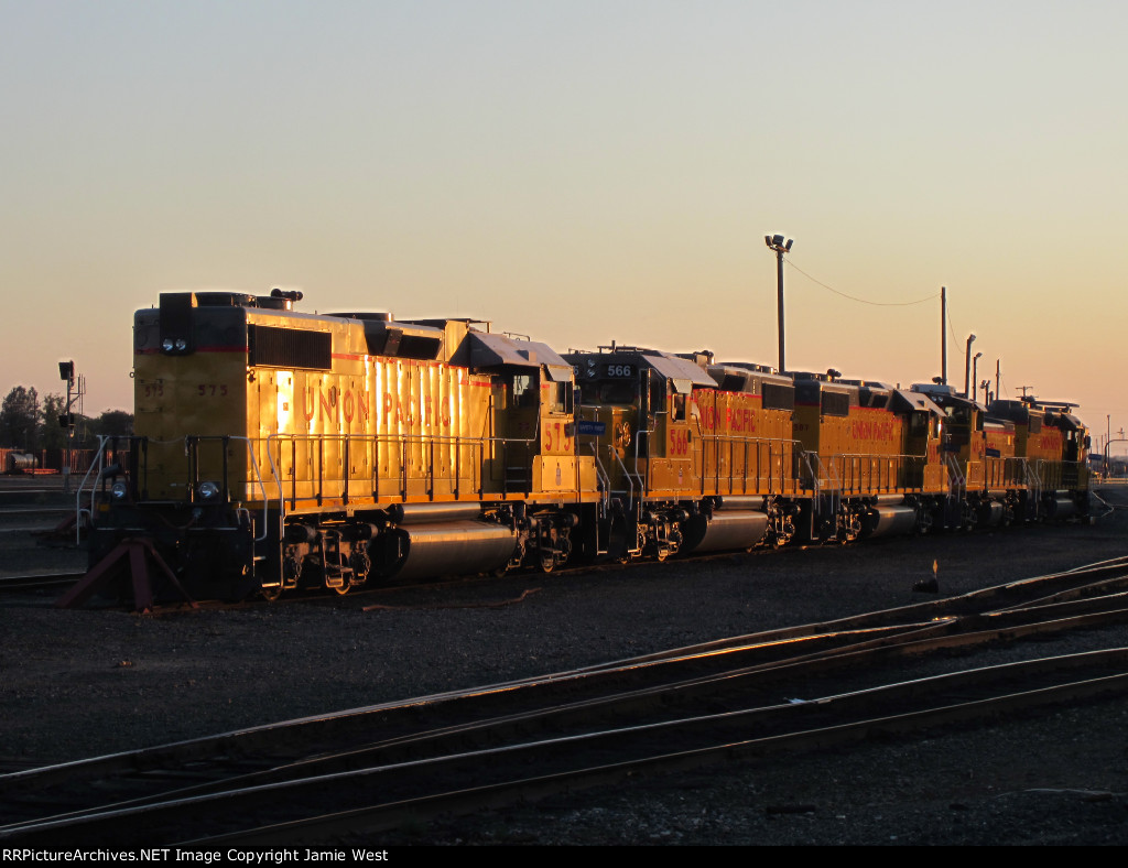 Evening at the JR Davis Yard in Roseville
